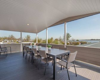 Vakantiepark Giethoorn - Giethoorn - Balkon