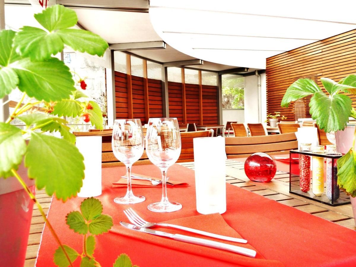 Logis Hotel Restaurant Le France thumbnail 2