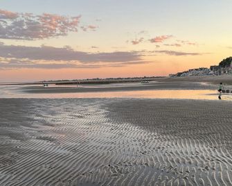 Beautiful new construction private beach house paradise - Milford - Beach