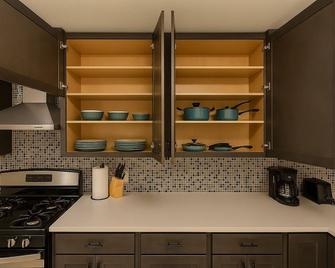 Cozy 3BR with Parking Easy Access Lake Shore Dr - Chicago - Kitchen