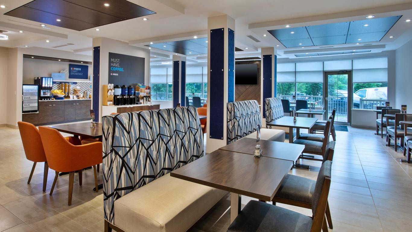 Holiday Inn Express & Suites Kingston Central By IHG