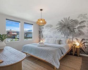 @ Marbella Lane - 3BR Designer Home in Pacifica - Pacifica - Bedroom