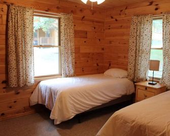 Cabin 5 - Modern Cabin with AC and lake views Fully handicap accessible - Deer River - Habitación