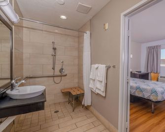 Motel 6 Ontario Airport - Ontario - Bathroom