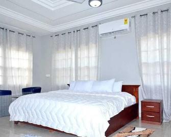 Tamarind Guesthouse - Aburi - Bedroom