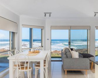 Hear the waves watch the whales Anna Bay - Anna Bay - Comedor