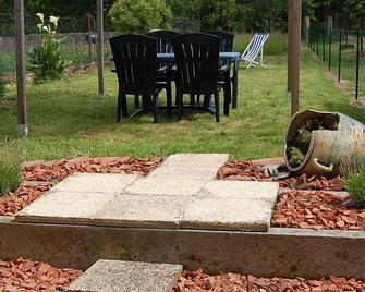 Friendly holiday home in Vienne Limousine - Asnières-sur-Blour - Patio