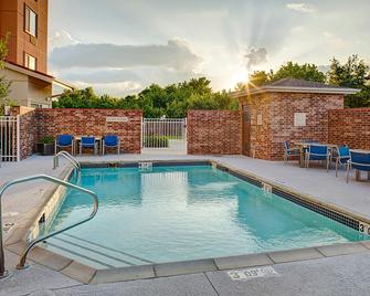 TownePlace Suites by Marriott Fayetteville North - Springdale - Pool