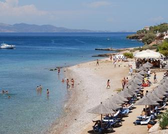 Nice Unique Place Villa Erato Recommended For Families Near The Sea Side. - Hydra - Beach