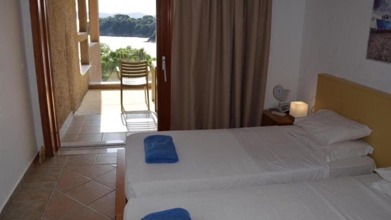 Cape Kanapitsa Hotel & Suites