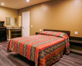 Newport Bay Inn - Costa Mesa - Bedroom