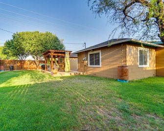 Lovely Lubbock Home w/ Furnished Deck & Grill - Lubbock