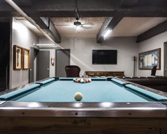 Gardner Hotel & Hostel - El Paso