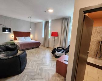 Hotel Amfiteatar - Pula - Quarto