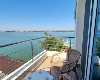 Hotel Florida Mamaia - מאמאיה - מרפסת