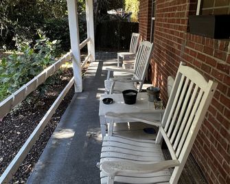 Blue Sky Room - Read Description, Free Coffee, Pets Welcome! - Gulf Breeze - Balcon