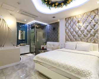 Sacheon Gilgaon Self check-in Motel - Sacheon - Habitación