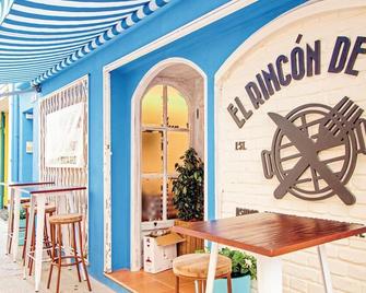 2 Bedroom Cozy Apartment In Blanes - Blanes - Patio