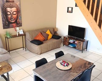 Le Namaste Charmante Maisonnette Climatisée De 45 M2 - Château-Thierry - Wohnzimmer