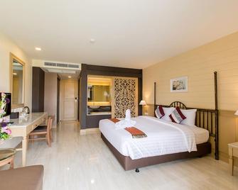 Crystal Palace Luxury Hotel Pattaya - Pattaya - Bedroom