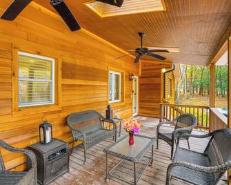 Private Hot Tub On 10 Acres Cozy Catskil - Catskill
