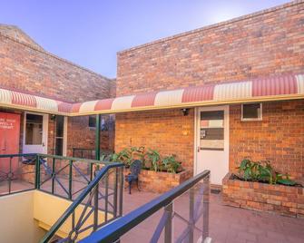 Clocktower Apartment Hotel - Melbourne - Patio