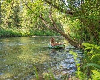 A Retreat -Romantic,Private Hot Tub,Riverside,Forest, Private,Quiet, not a hotel - Maple Ridge