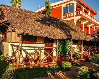 Coucher de Soleil - Ambatoloaka - Vista del exterior