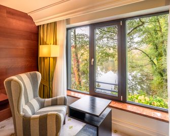 Hilton Frankfurt Gravenbruch - Neu-Isenburg - Wohnzimmer