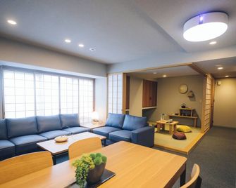 Mimaru Suites Kyoto Shijo - Kyoto - Living room