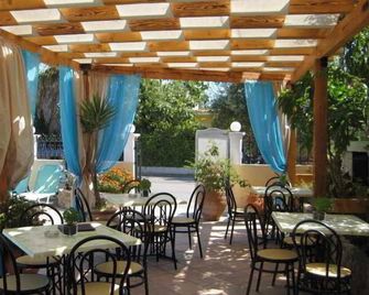 Makis louvlis apartments - Moraitika