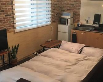 Up to 6 people 3 beds | 4 minutes from Chikusa S / Nagoya Aichi - Nagoya - Bedroom