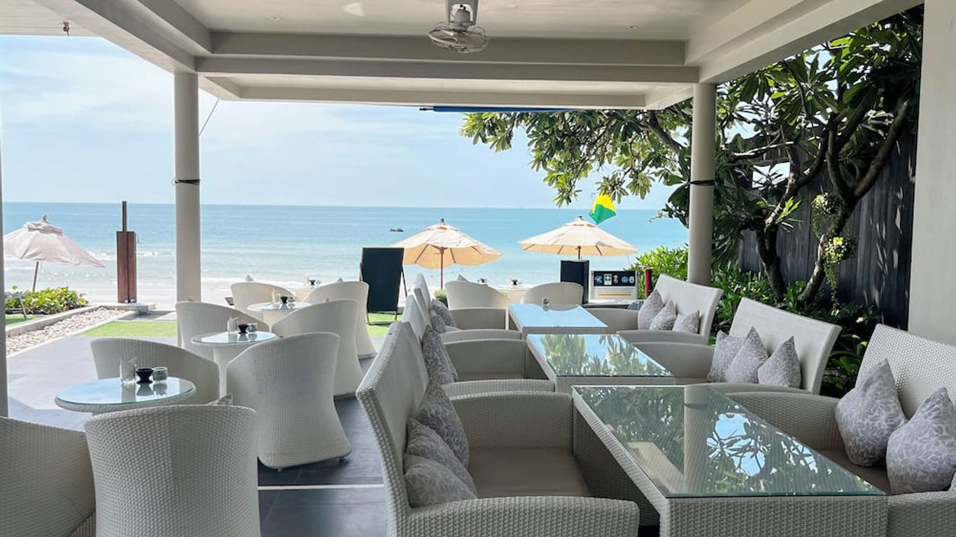 Kc Beach Club & Pool Villas