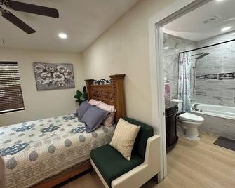 5 Star Cozy modern house all amenities Sleep 6 - Ely - Спальня
