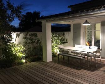Elégante maison d'architecte, Spa à débordement - Sainte-Marie-de-Ré - Patio