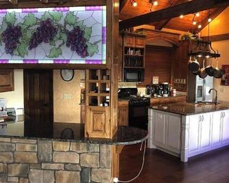 Timber Ridge Lodge with a view - Siloam Springs - Küche