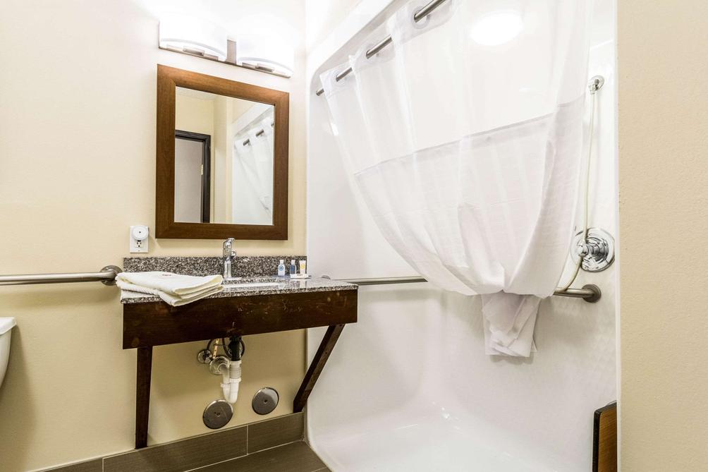 Comfort Inn Norwalk Sandusky 68 1 1 5 Norwalk Hotel Deals
