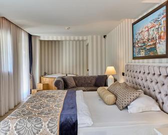 Salonika Suites - Ölüdeniz - Habitación