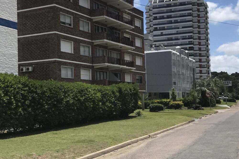 Excelente ubicación, luminoso y cómodo - بونتا ديل إست - مبنى