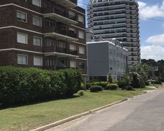 Excelente ubicación, luminoso y cómodo - Punta del Este - Byggnad