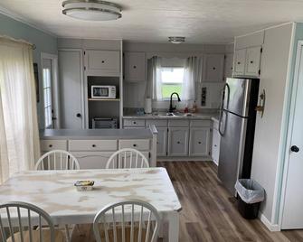The Island Bay Waterfront cottage - Clayton