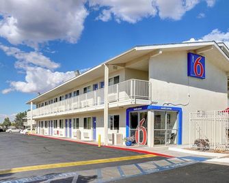 Motel 6 Santa, FE - Santa Fe - Building