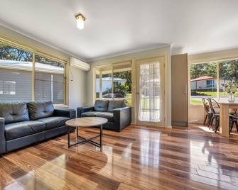 Ingenia Holidays Ulladulla - Ulladulla - Living room
