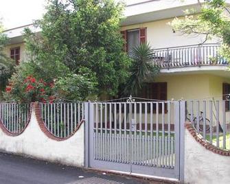 Villa Palmira - Mugnano del Cardinale - Vista del exterior