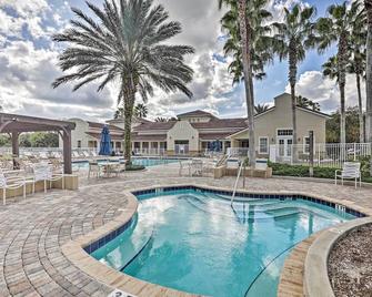 Riverfront Palm Coast Getaway with Resort Amenities! - Palm Coast - Pool