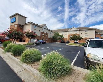 Motel 6 Richmond, Va - I-64 West - Richmond - Bina