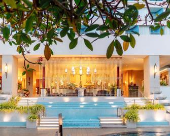 The Bayview Hotel Pattaya - פאטאיה - בריכה
