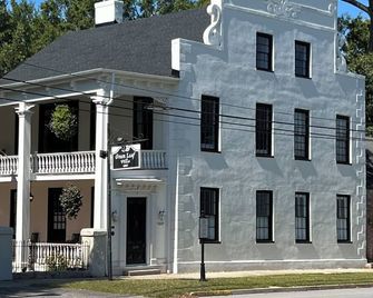 Cozy 1-bedroom apartment at Greenleaf Villa. Downtown Camden, SC. - Camden - Gebäude