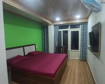 Sunshine B&B - Shimla - Bedroom
