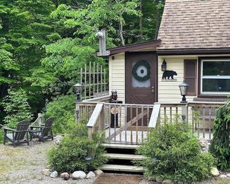 Escape to a Streamside Cabin in the Lower Catskills - Wurtsboro - Edificio